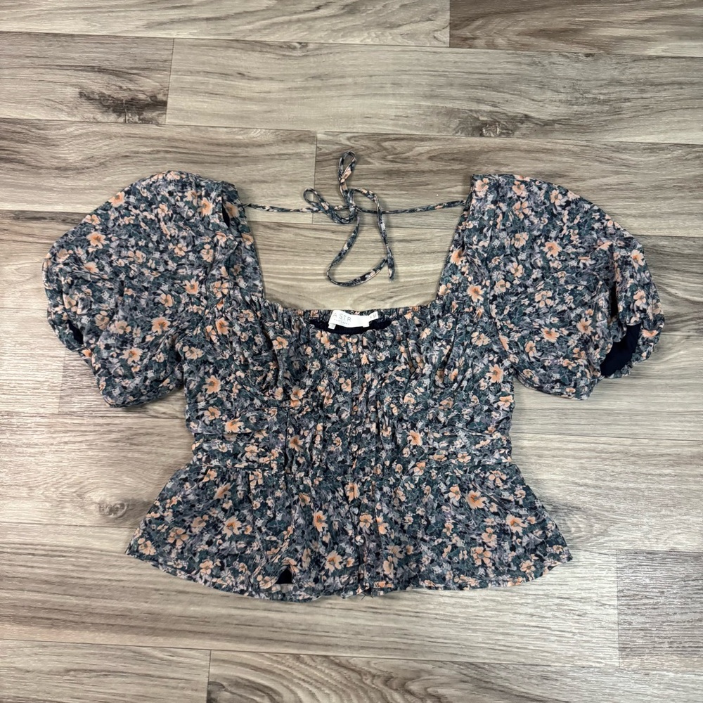 ASTR The Label Clairmont Blue Peach Multi Floral Top Size Medium